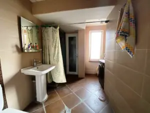 3 otaqlı köhnə tikili, satılır, 85 m², Bakı, Nizami rayonu, 8-ci kilometr