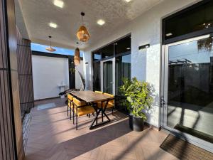 Bakı, həyət evi 4 otaqlı, satılır, 145 m² , 2.7 sot , Xəzər rayonu, Şüvəlan
