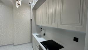 Bakı, yeni tikili 2 otaqlı, satılır, 63 m²  , Nəsimi rayonu, 5-ci mikrorayon