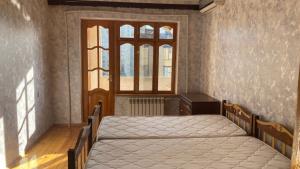 Bakı, köhnə tikili 2 otaqlı, satılır, 65 m²  , Xətai rayonu