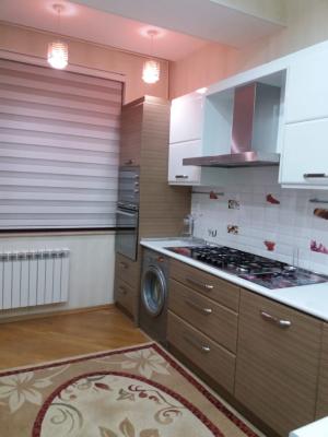 Bakı, yeni tikili 3 otaqlı, kirayə, 140 m²  , Nərimanov rayonu, Böyükşor qəs.