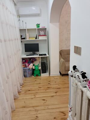 Bakı, köhnə tikili 2 otaqlı, satılır, 60 m²  , Binəqədi rayonu, 8-ci mikrorayon