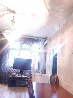 Bakı, köhnə tikili 1 otaqlı, satılır, 50 m²  , Nəsimi rayonu, 5-ci mikrorayon
