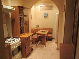 Bakı, köhnə tikili 2 otaqlı, kirayə, 65 m²  , Səbail rayonu