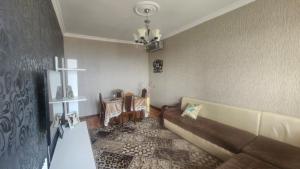 Bakı, köhnə tikili 3 otaqlı, satılır, 90 m²  , Xəzər rayonu, Buzovna