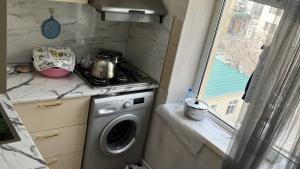 Bakı, köhnə tikili 3 otaqlı, kirayə, 70 m²  , Xətai rayonu, Ağ şəhər