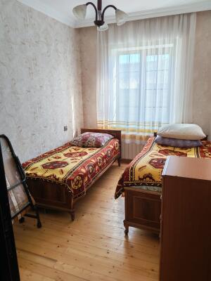 Şamaxı, həyət evi 4 otaqlı, günlük kirayə, 120 m²  