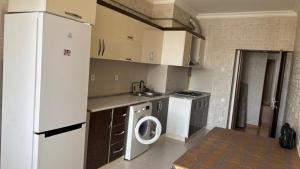 Bakı, yeni tikili 2 otaqlı, satılır, 90 m²  , Binəqədi rayonu, 9-cu mikrorayon
