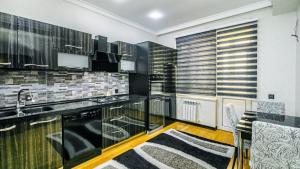 Bakı, yeni tikili 3 otaqlı, kirayə, 135 m²  , Yasamal rayonu, Yasamal qəs.