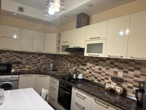 Bakı, köhnə tikili 3 otaqlı, satılır, 105 m²  , Yasamal rayonu, Yasamal qəs.