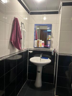 Bakı, köhnə tikili 2 otaqlı, satılır, 70 m²  , Binəqədi rayonu, 9-cu mikrorayon