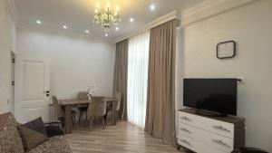Bakı, yeni tikili 2 otaqlı, satılır, 80 m²  , Binəqədi rayonu, 7-ci mikrorayon