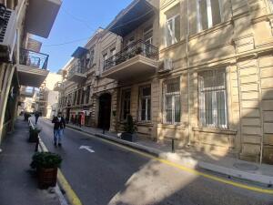 Bakı, köhnə tikili 2 otaqlı, satılır, 50 m²  , Səbail rayonu