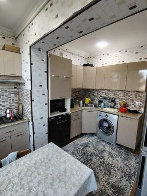 Bakı, köhnə tikili 2 otaqlı, satılır, 60 m²  , Suraxanı rayonu, Qaraçuxur qəs.