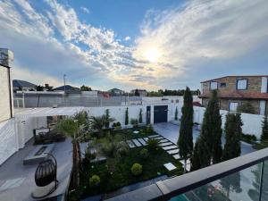 Bakı, həyət evi 5 otaqlı, satılır, 360 m² , 8 sot , Xəzər rayonu, Şüvəlan