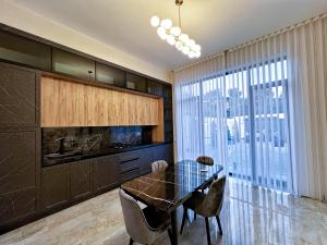 Bakı, həyət evi 4 otaqlı, satılır, 300 m² , 9 sot , Xəzər rayonu, Mərdəkan