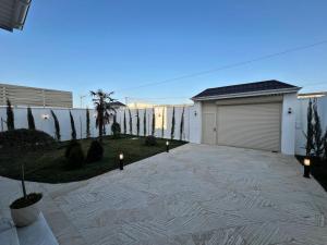 Bakı, həyət evi 4 otaqlı, satılır, 190 m² , 3 sot , Xəzər rayonu, Şüvəlan
