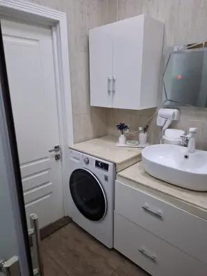 Bakı, yeni tikili 3 otaqlı, satılır, 135 m²  , Nəsimi rayonu, 5-ci mikrorayon