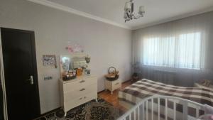 Bakı, köhnə tikili 3 otaqlı, satılır, 90 m²  , Xəzər rayonu, Buzovna