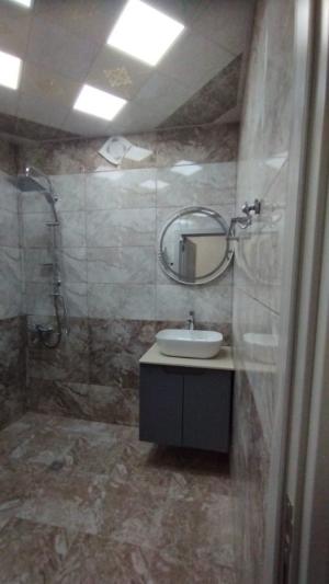 Bakı, köhnə tikili 4 otaqlı, satılır, 105 m²  , Binəqədi rayonu, 8-ci mikrorayon