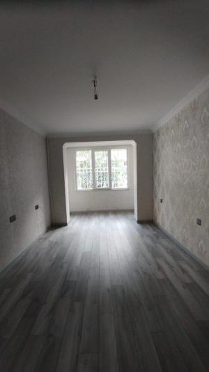 Bakı, köhnə tikili 4 otaqlı, satılır, 105 m²  , Binəqədi rayonu, 8-ci mikrorayon