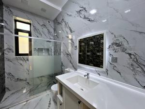 Bakı, həyət evi 5 otaqlı, satılır, 250 m² , 6 sot , Xəzər rayonu, Şüvəlan