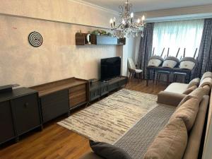 Bakı, köhnə tikili 3 otaqlı, satılır, 80 m²  , Nizami rayonu, 8-ci kilometr