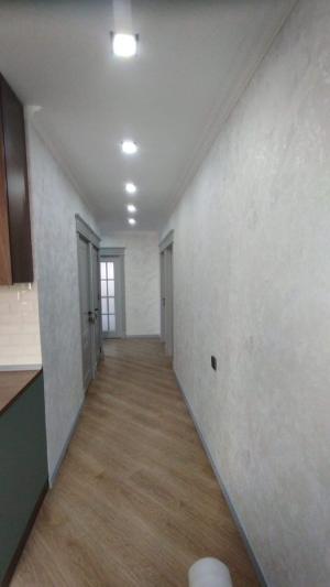 Bakı, köhnə tikili 4 otaqlı, satılır, 105 m²  , Binəqədi rayonu, 8-ci mikrorayon