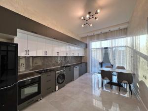 Bakı, həyət evi 4 otaqlı, satılır, 270 m² , 3 sot , Xəzər rayonu, Şüvəlan