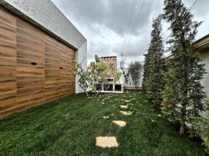 Bakı, bağ/həyət evi 5 otaqlı, satılır, 250 m² , 7.2 sot , Xəzər rayonu, Şüvəlan