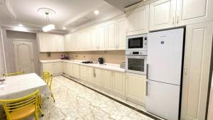 Bakı, yeni tikili 3 otaqlı, satılır, 145 m²  , Nərimanov rayonu