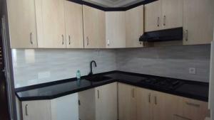 Bakı, köhnə tikili 2 otaqlı, satılır, 55 m²  , Suraxanı rayonu, Yeni Günəşli qəs.