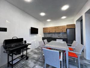 Bakı, həyət evi 4 otaqlı, satılır, 270 m² , 3 sot , Xəzər rayonu, Şüvəlan