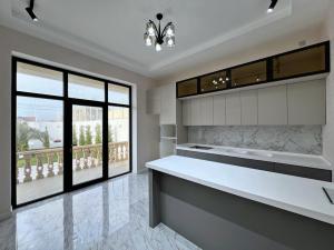Bakı, həyət evi 5 otaqlı, satılır, 250 m² , 6 sot , Xəzər rayonu, Şüvəlan