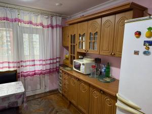 Bakı, köhnə tikili 3 otaqlı, kirayə, 70 m²  , Binəqədi rayonu, 9-cu mikrorayon