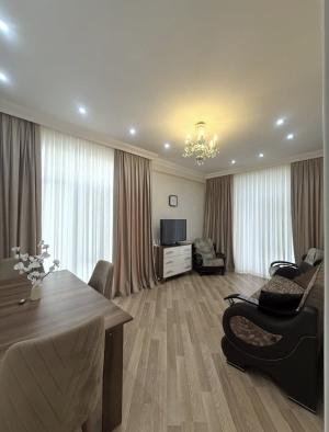 Bakı, yeni tikili 2 otaqlı, satılır, 80 m²  , Binəqədi rayonu, 7-ci mikrorayon