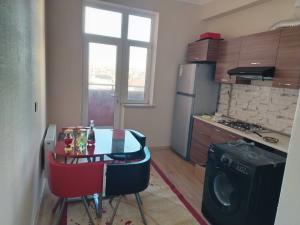 Bakı, köhnə tikili 4 otaqlı, kirayə, 100 m²  , Binəqədi rayonu, Binəqədi qəs.