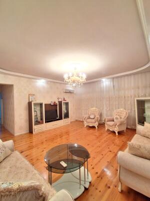 Bakı, həyət evi 11 otaqlı, satılır, 300 m² , 3 sot , Sabunçu rayonu, Balaxanı qəs.