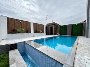 Bakı, həyət evi 4 otaqlı, satılır, 250 m² , 4 sot , Xəzər rayonu, Şüvəlan