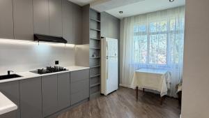 Bakı, köhnə tikili 3 otaqlı, satılır, 85 m²  , Sabunçu rayonu, Bakıxanov qəs.