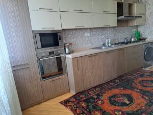 Bakı, köhnə tikili 3 otaqlı, satılır, 85 m²  , Nizami rayonu, 8-ci kilometr
