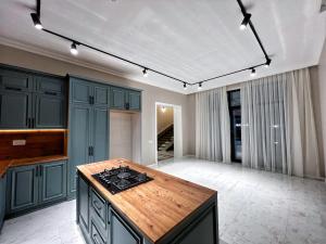 Bakı, həyət evi 6 otaqlı, satılır, 460 m² , 14 sot , Xəzər rayonu, Mərdəkan