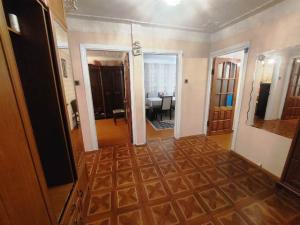 Bakı, köhnə tikili 4 otaqlı, satılır, 100 m²  , Nizami rayonu, 8-ci kilometr