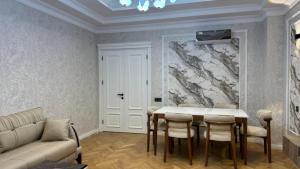 Bakı, yeni tikili 2 otaqlı, kirayə, 95 m²  , Xətai rayonu, Ağ şəhər