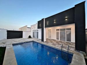 Bakı, bağ/həyət evi 4 otaqlı, satılır, 155 m² , 3.3 sot , Xəzər rayonu, Şüvəlan