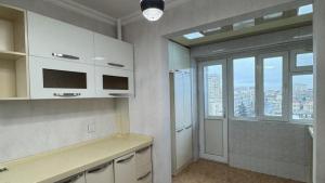 Bakı, köhnə tikili 2 otaqlı, satılır, 60 m²  , Nizami rayonu, 8-ci kilometr