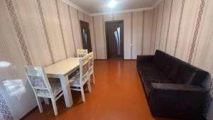 Bakı, köhnə tikili 5 otaqlı, satılır, 135 m²  , Binəqədi rayonu, Biləcəri qəs.