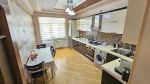 Bakı, yeni tikili 3 otaqlı, satılır, 120 m²  , Yasamal rayonu, Yeni Yasamal qəs.