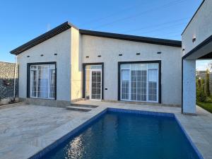 Bakı, həyət evi 4 otaqlı, satılır, 160 m² , 4 sot , Xəzər rayonu, Şüvəlan