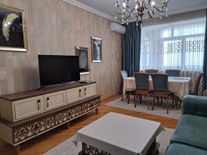 Bakı, köhnə tikili 3 otaqlı, satılır, 85 m²  , Nizami rayonu, 8-ci kilometr